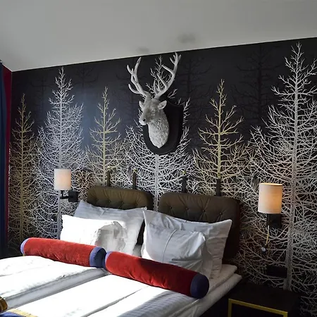 Hotel Langley Tango