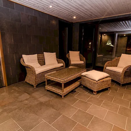 Hotel Langley Tango 3*