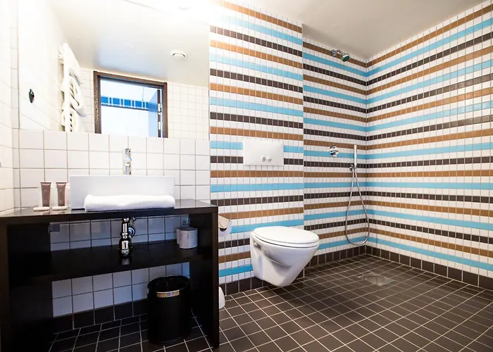 Langley Tango Hotel 3*