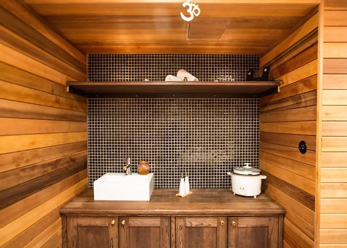 Langley Tango Hotel 3*